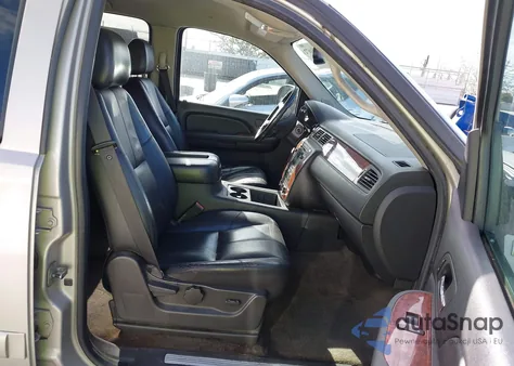 2008 Chevrolet Tahoe Hybrid z USA, uszkodzony, nr VIN 1GNFC13528R215215